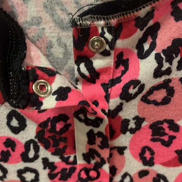3/$20 Justice, pink, black & white cheetah print snap up onesie - Picture 3 of 6
